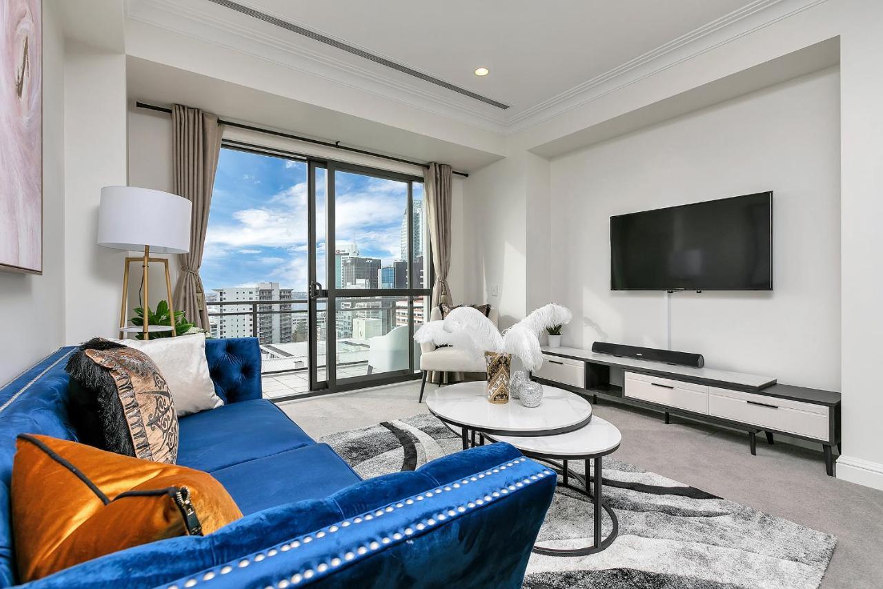 Apartment Sky-high Seascape - A Starlight Delight!