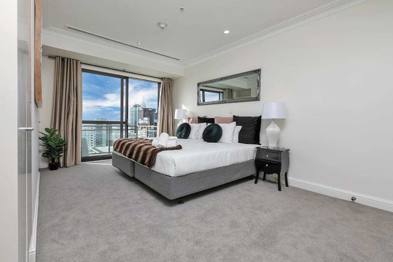 Sky-high Seascape - A Starlight Delight! Apartment *