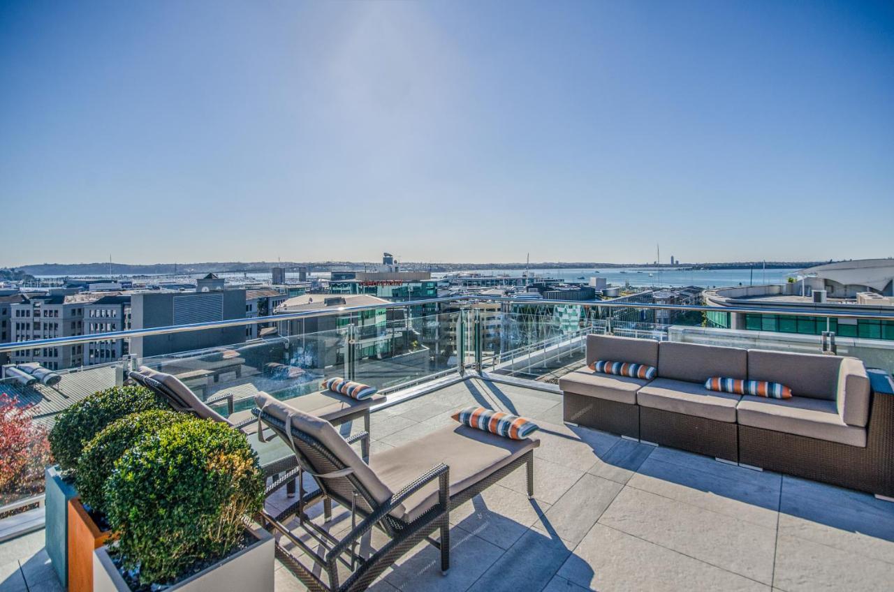 Sky-high Seascape - A Starlight Delight! Apartment *
