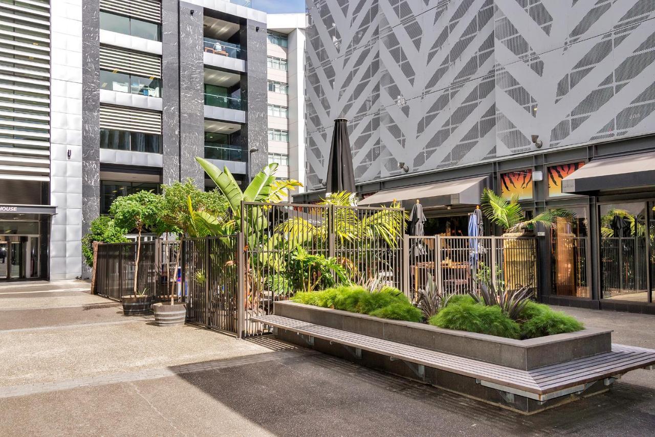 Dockside Deluxe + Cp! Auckland