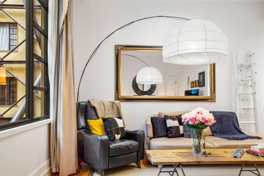 Stylish With Pool And Gym Apartment Auckland