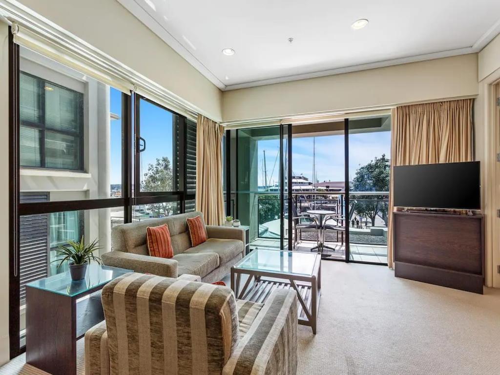 Viaduct 1-bedroom With Balcony! Auckland