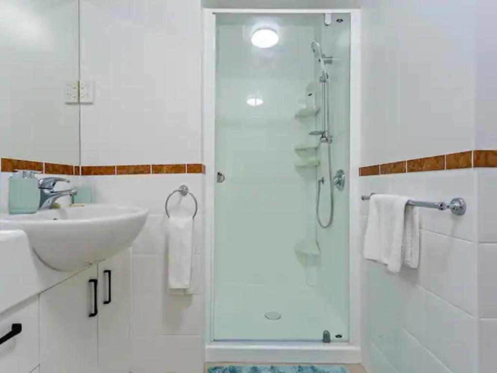 Apartment Stunning Sky Tower View Pool And Gym! Auckland