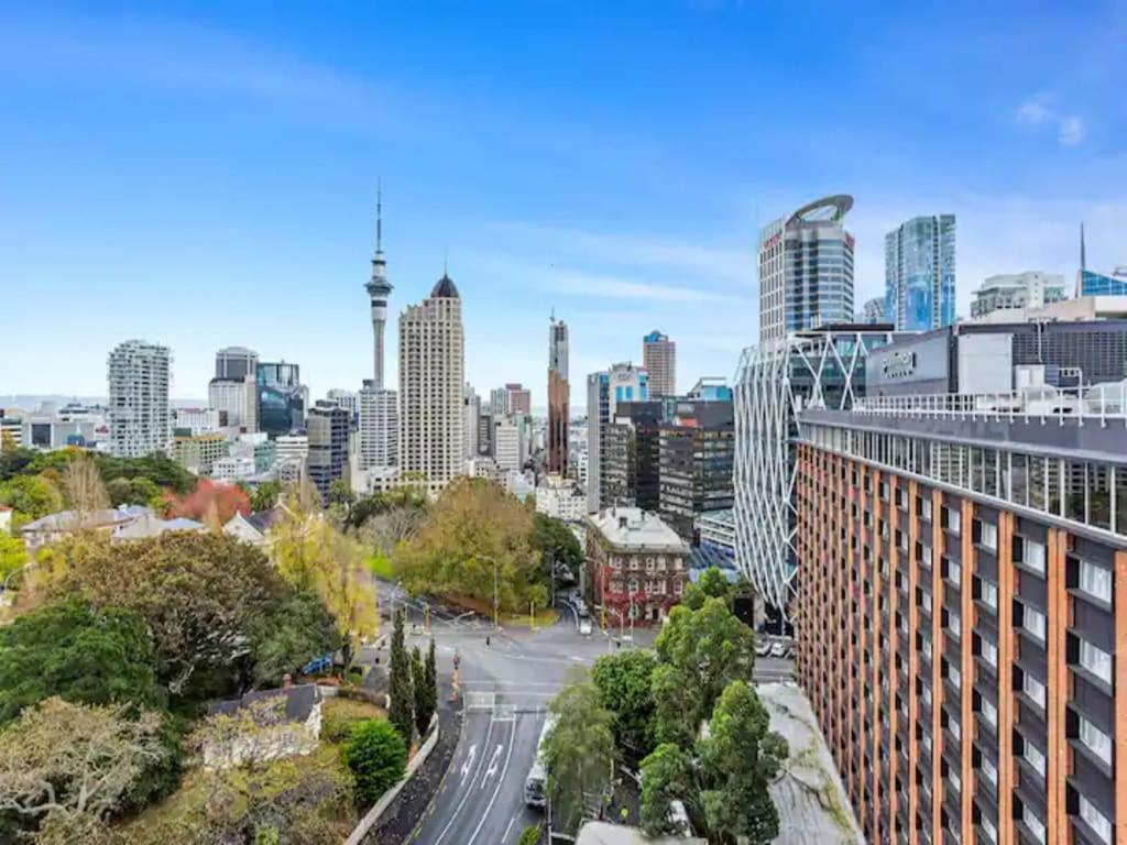 Stunning Sky Tower View Pool And Gym! Auckland