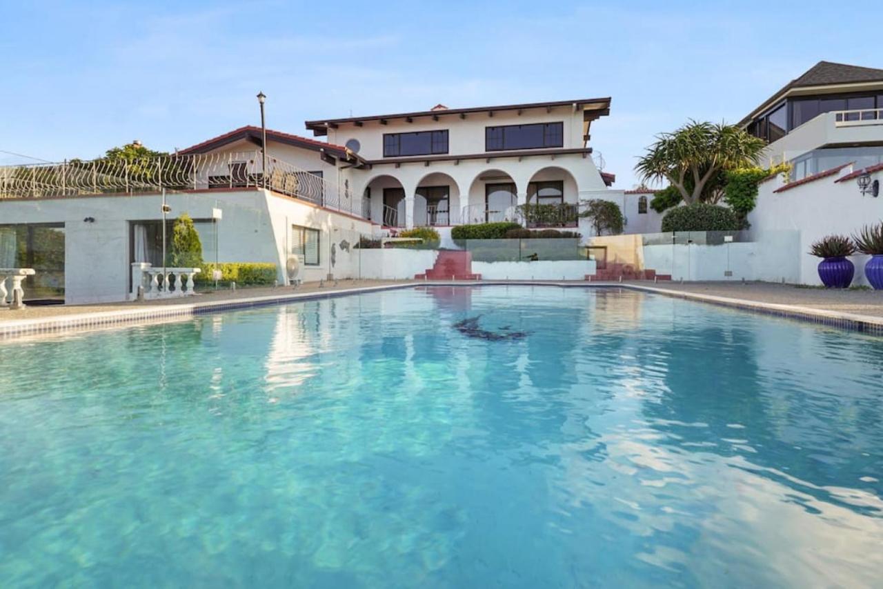 Magnificent Beachfront Mansion - Pool - Fireplace Auckland