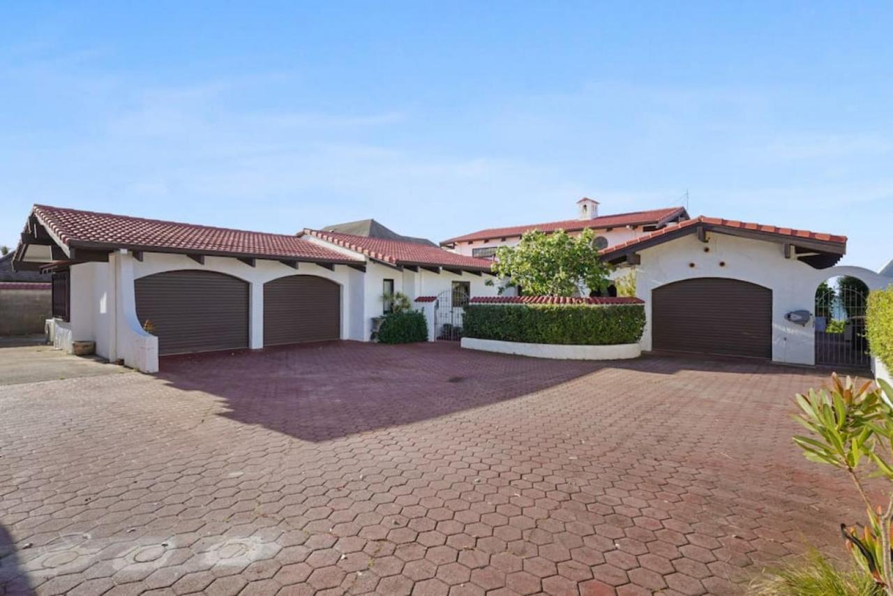 Villa Magnificent Beachfront Mansion - Pool - Fireplace Auckland