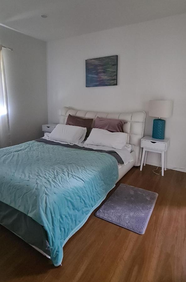 Fabulous, Single-level 3 1 Small With Folding Sofa Apartment Auckland