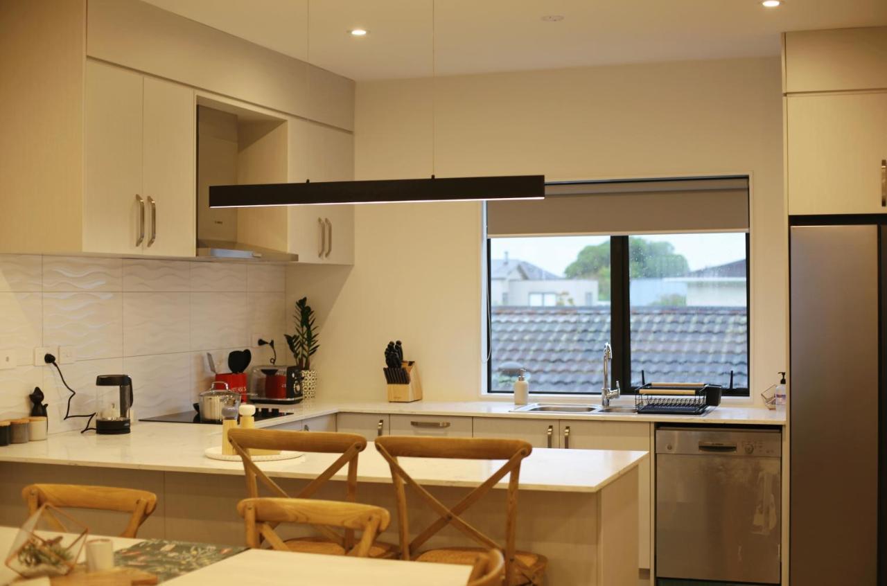 Apartment Cozy And Comfortable, Sunny Three-storey Building Auckland