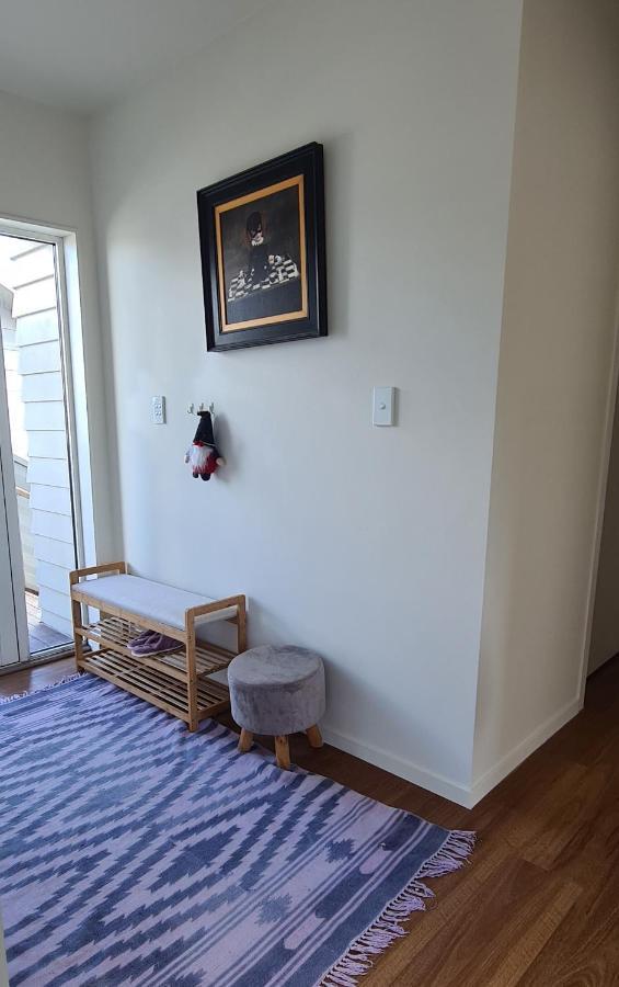 Fabulous, Single-level 3 1 Small With Folding Sofa Apartment Auckland
