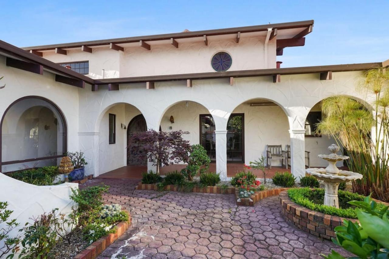 Magnificent Beachfront Mansion - Pool - Fireplace Villa Auckland