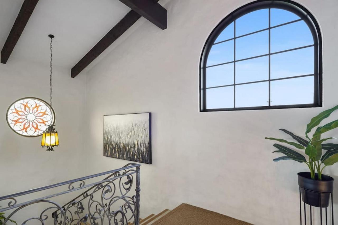 Magnificent Beachfront Mansion - Pool - Fireplace Villa