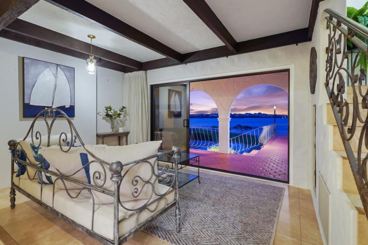 Villa Magnificent Beachfront Mansion - Pool - Fireplace *