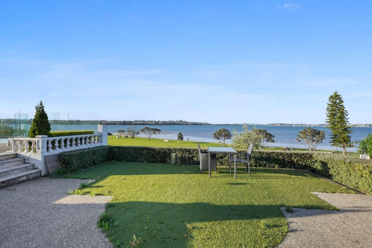 Villa Magnificent Beachfront Mansion - Pool - Fireplace *