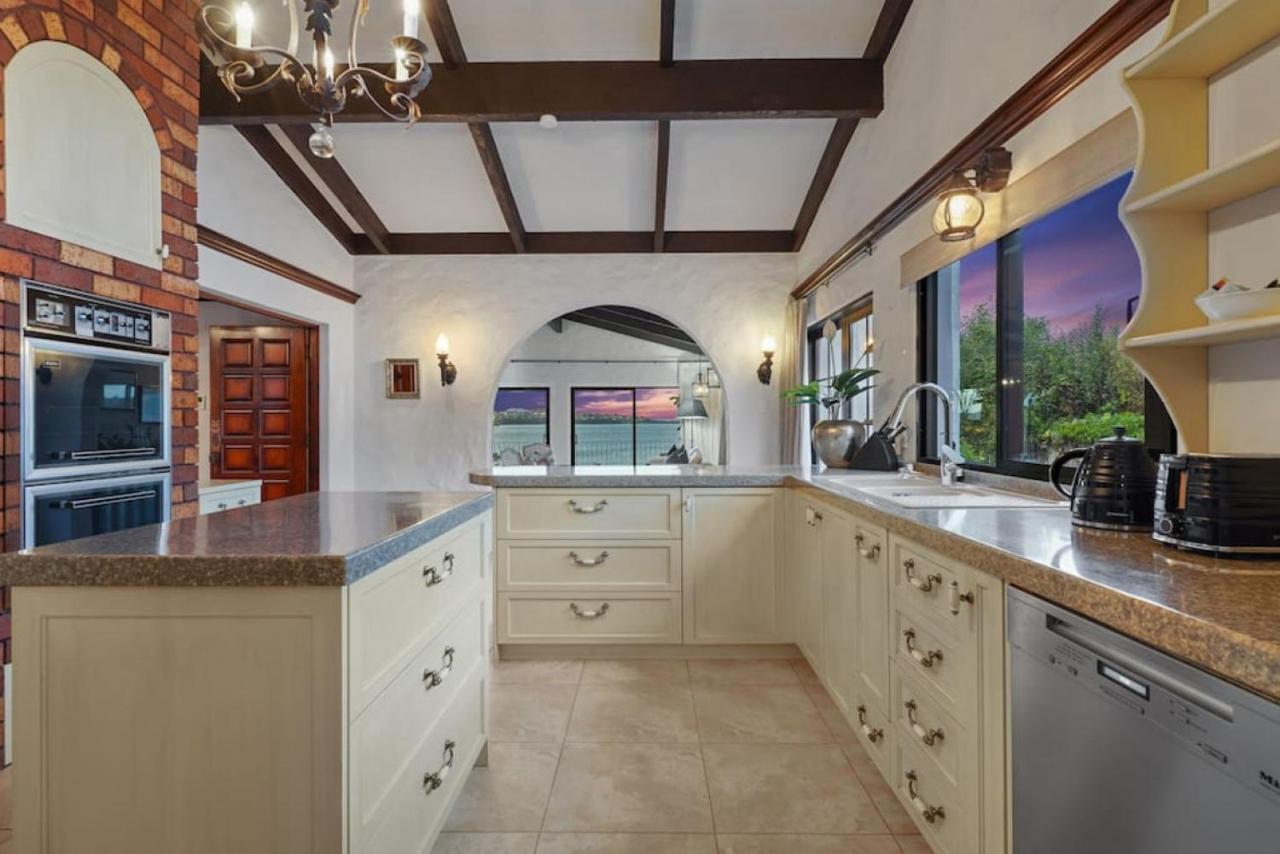 Magnificent Beachfront Mansion - Pool - Fireplace