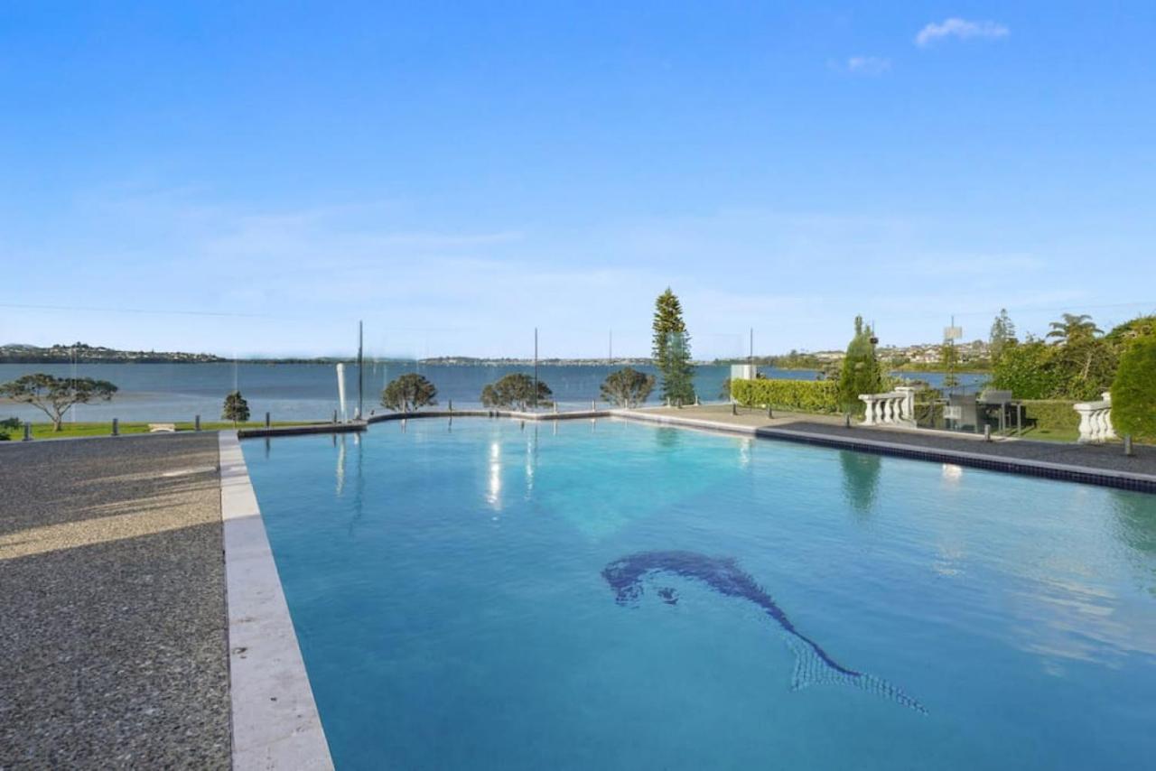 Villa Magnificent Beachfront Mansion - Pool - Fireplace