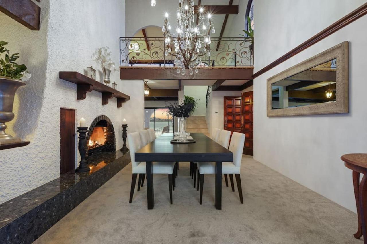Villa Magnificent Beachfront Mansion - Pool - Fireplace Auckland