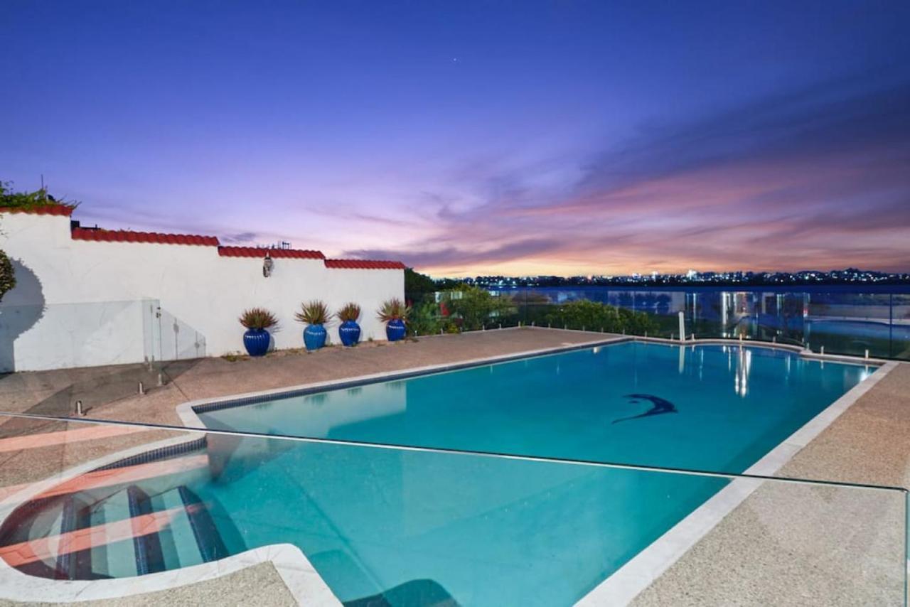 Magnificent Beachfront Mansion - Pool - Fireplace
