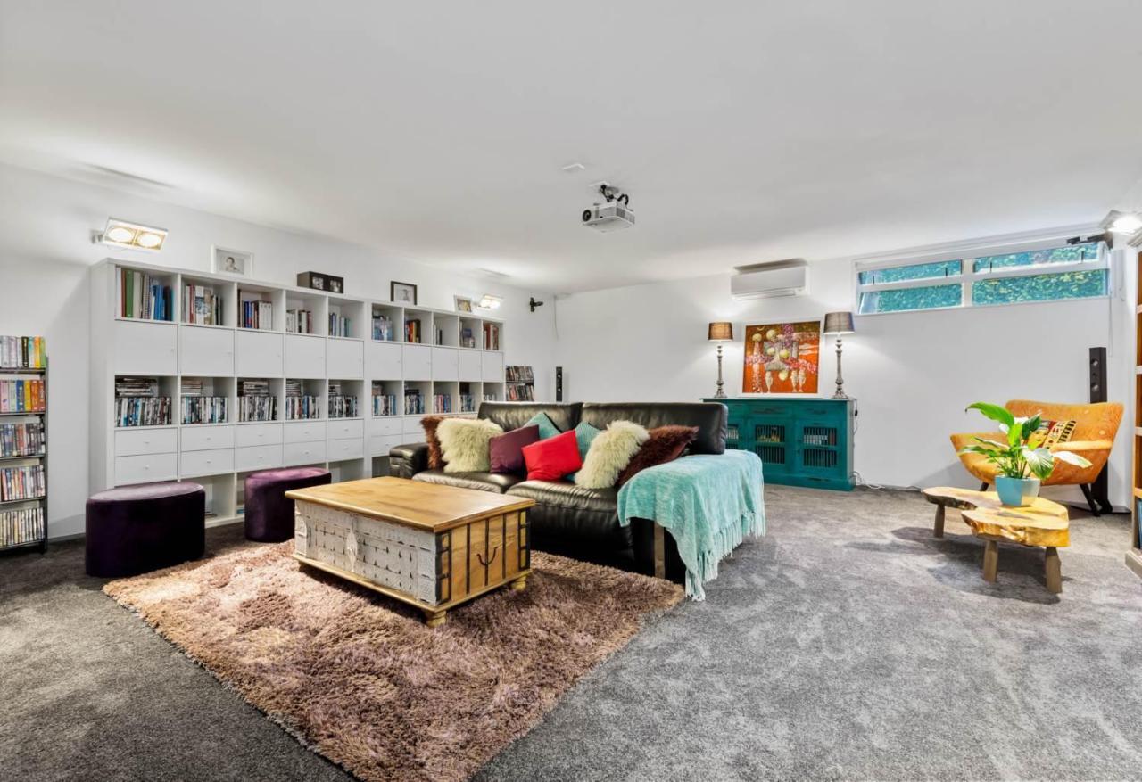 Luxury Tropical Oasis, Beach, Village Near Cbd