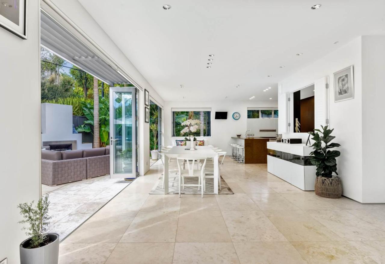Luxury Tropical Oasis, Beach, Village Near Cbd Holiday home *