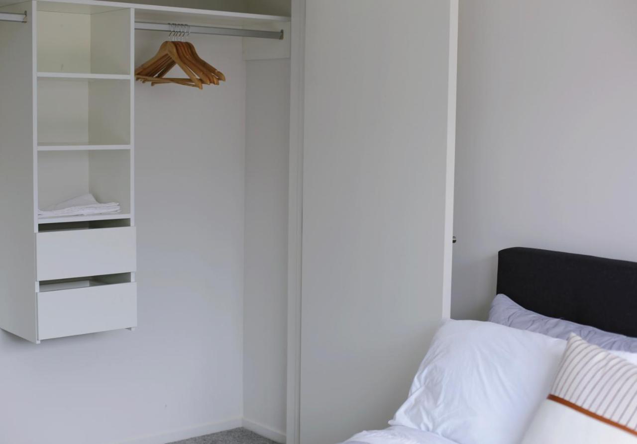 Cozy And Comfortable, Sunny Three-storey Building Auckland
