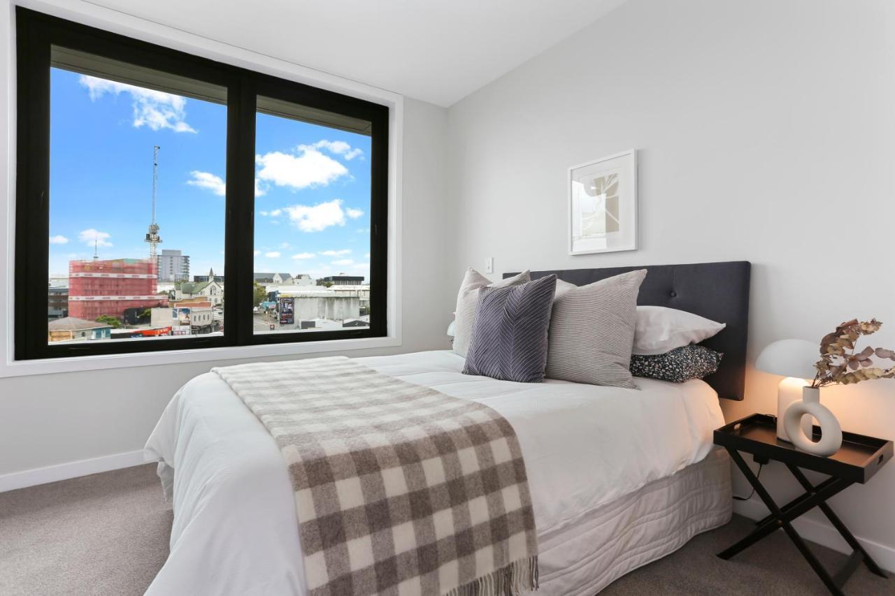 Enfield Sky - Brand New Luxury Penthouse *