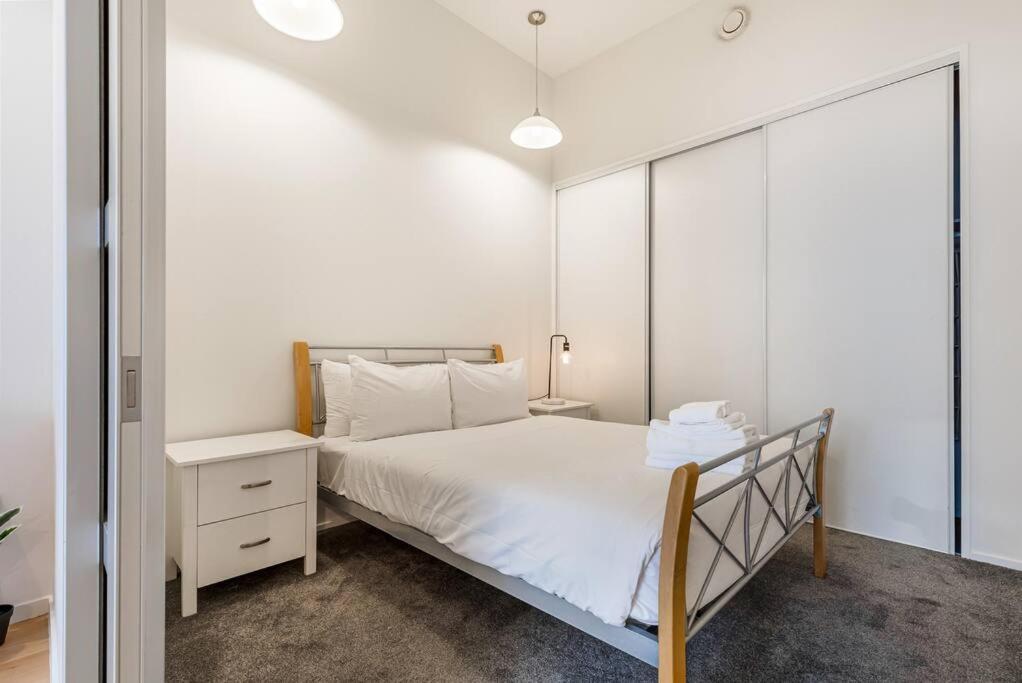 Apartment Stylish Pad Near Sky Tower