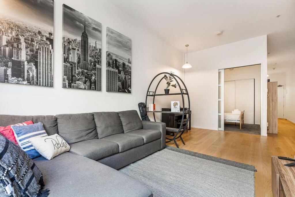 Stylish Pad Near Sky Tower Auckland