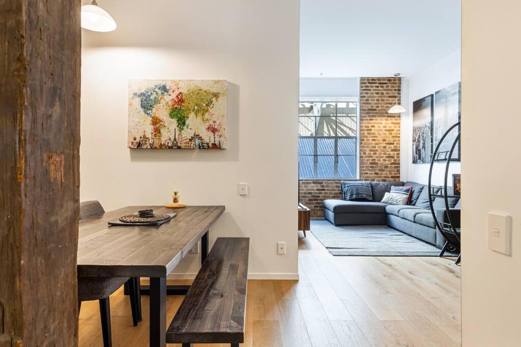 Stylish Pad Near Sky Tower