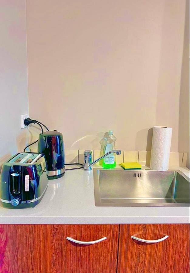 Private Self Checkin And 2 Parking Netflix Prime Homestay Auckland