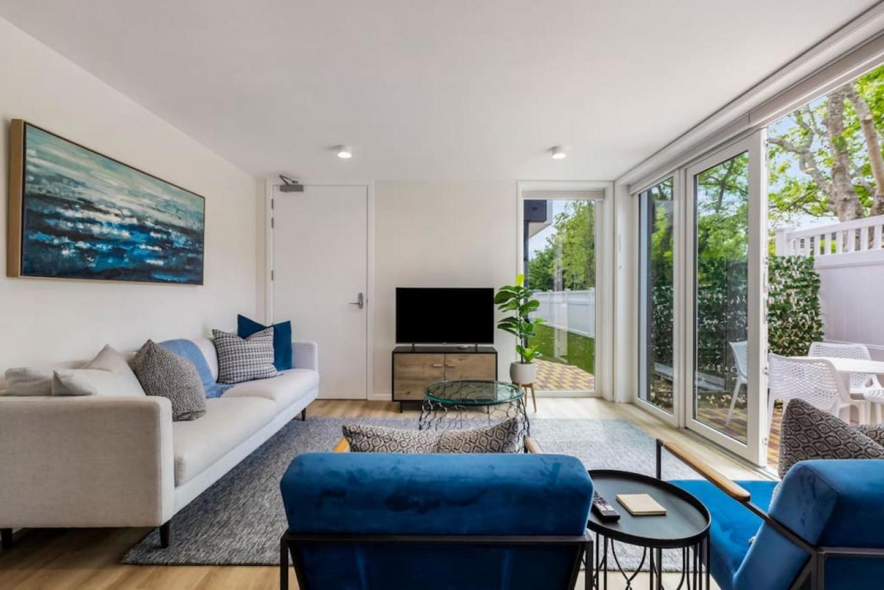 Cove Hideaway Is In A Great Location *