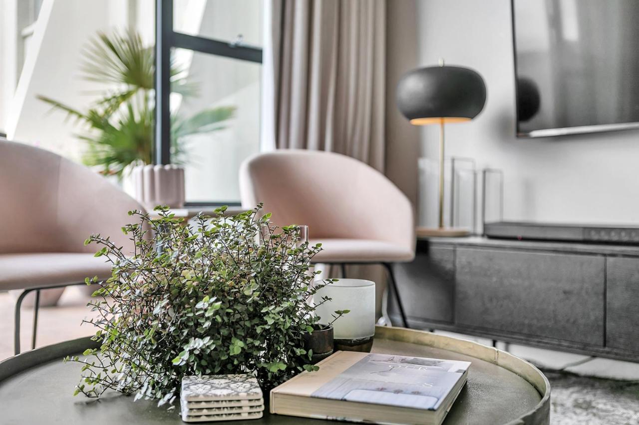 The Corporate's Selection + Cp! Apartment *