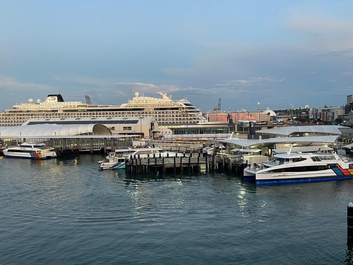 Luxury - Parking - Hot Tub - Stunning Views Auckland