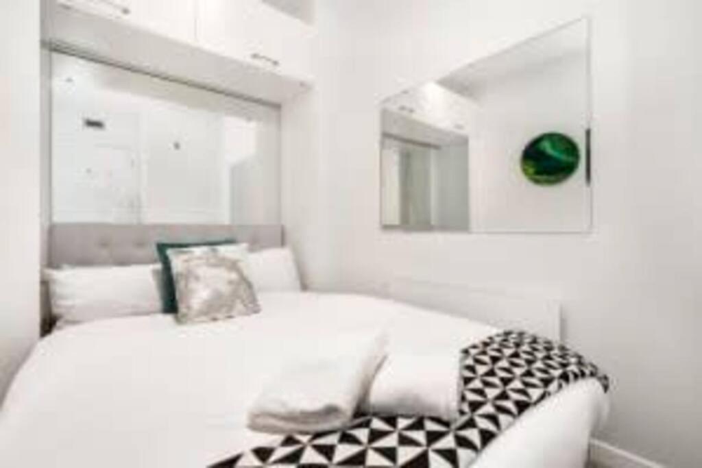 Apartment Viaduct's Big Balcony Breathtaking Views! *