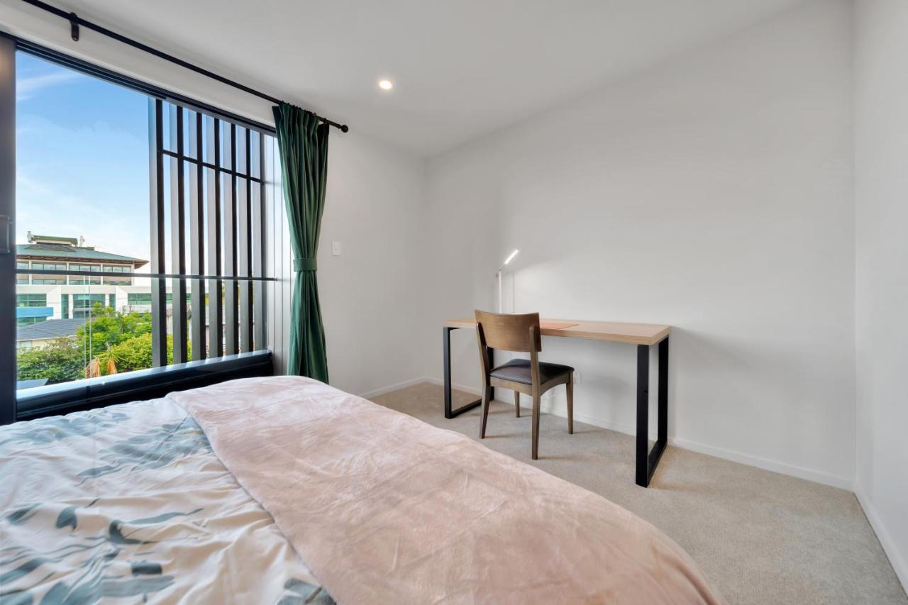 New Modern Townhouse In The Heart Of Takapuna Apartment *