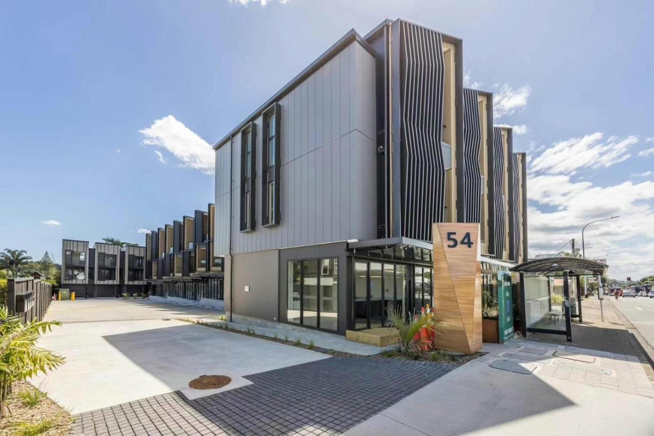 New Modern Townhouse In The Heart Of Takapuna *