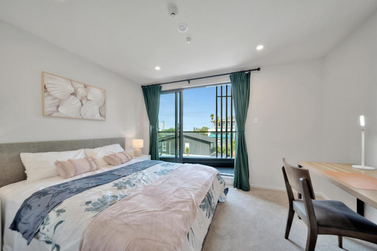 New Modern Townhouse In The Heart Of Takapuna Auckland