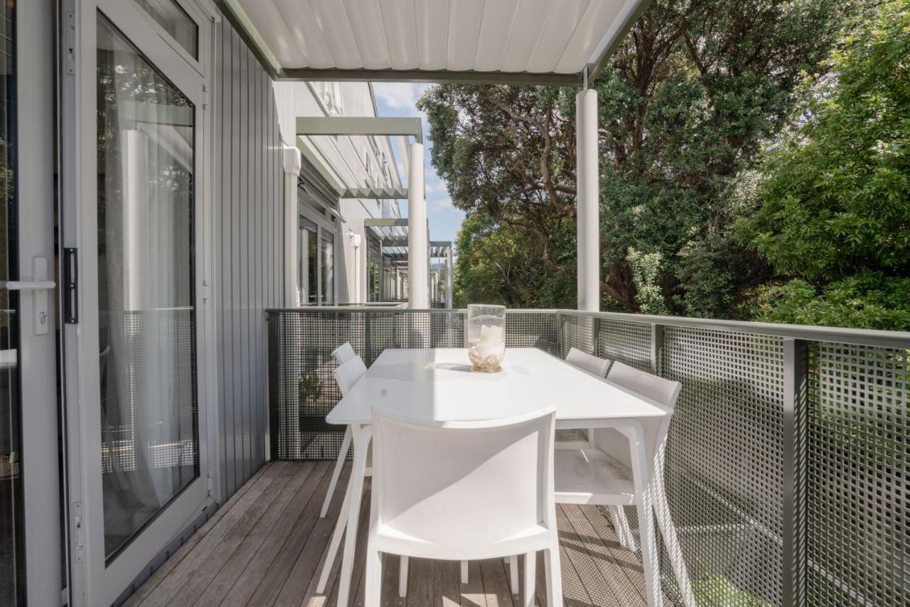 Spacious Near Cbd Pool Parking 3br Auckland