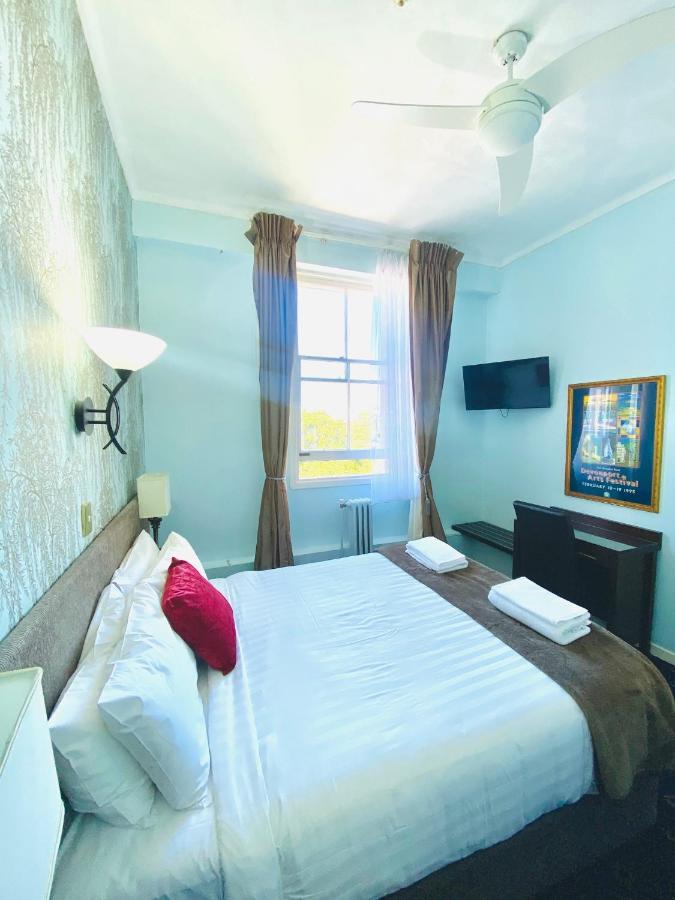 The Esplanade 4*