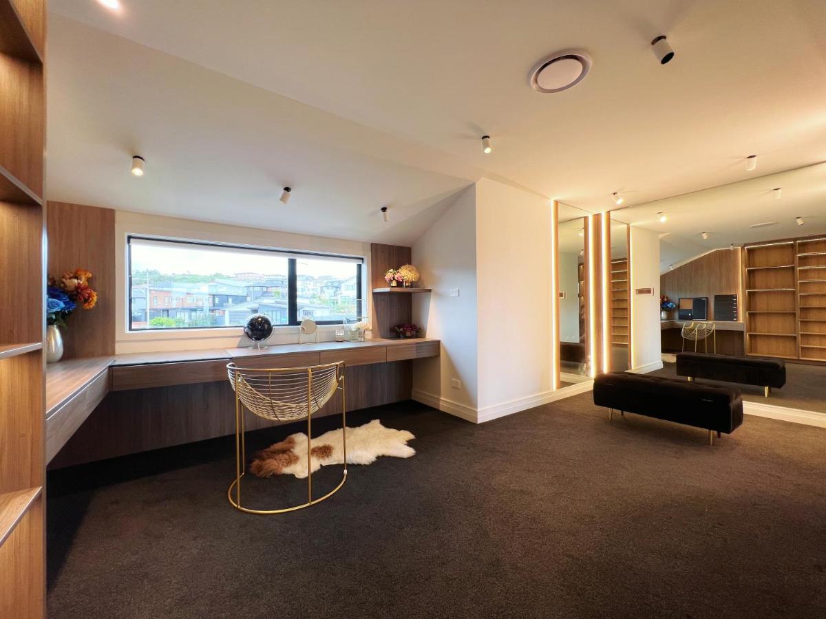Elegant Beach House In Long Bay * Auckland