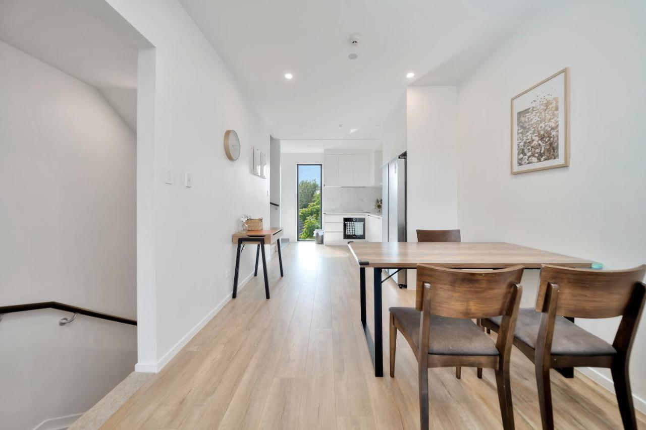 New Modern Townhouse In The Heart Of Takapuna Apartment *