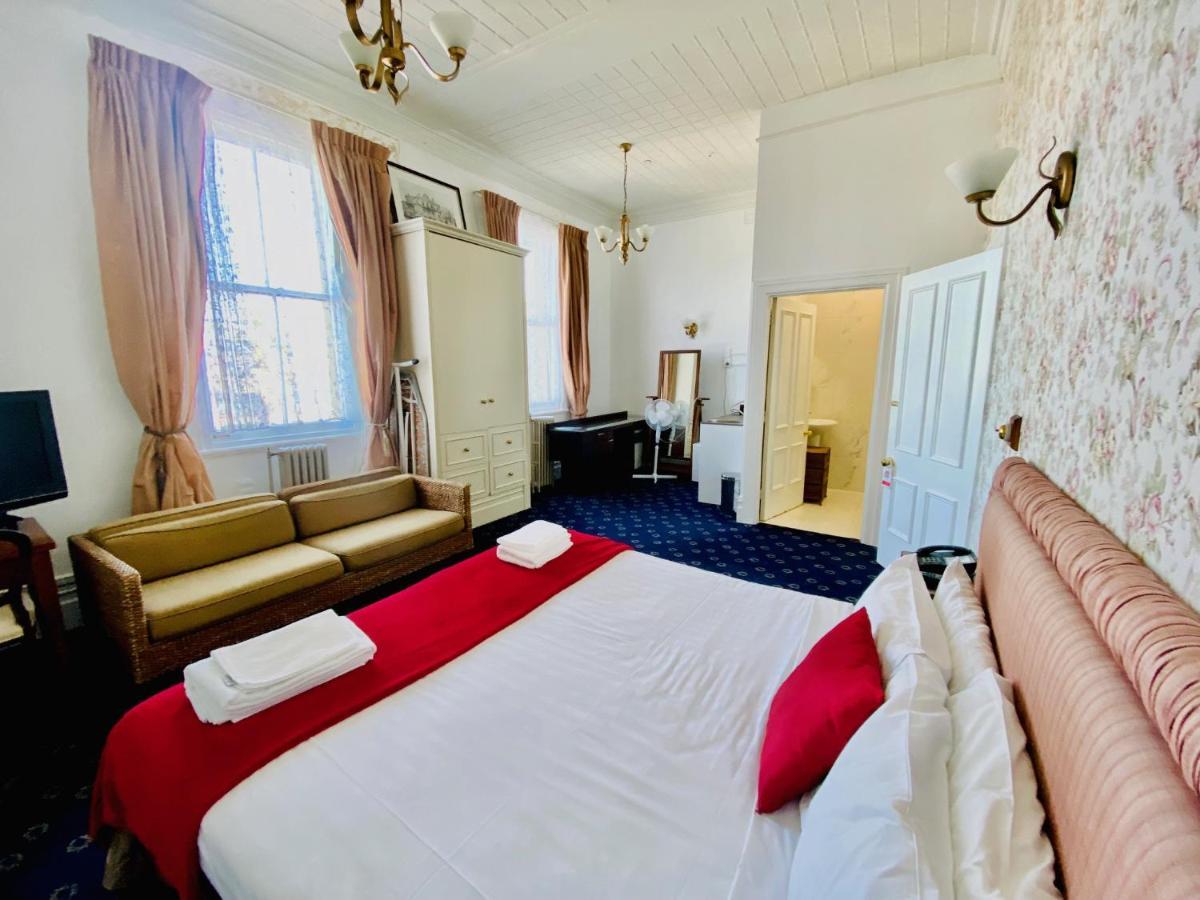 Hotel The Esplanade 4*
