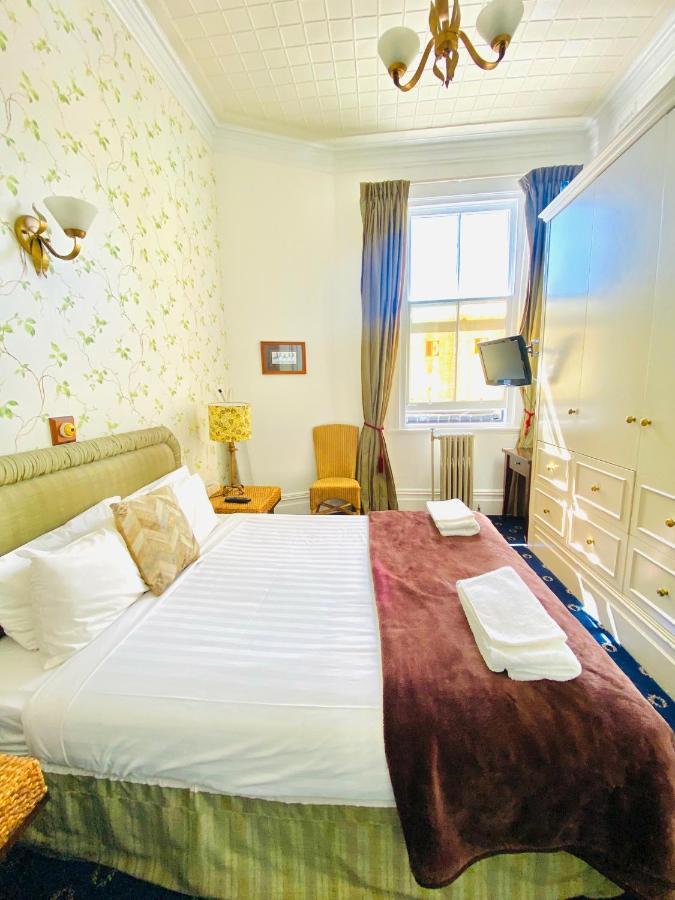 The Esplanade 4*