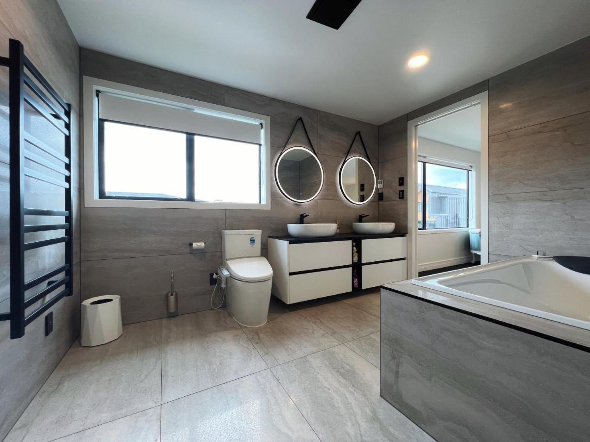 Elegant Beach House In Long Bay Villa Auckland