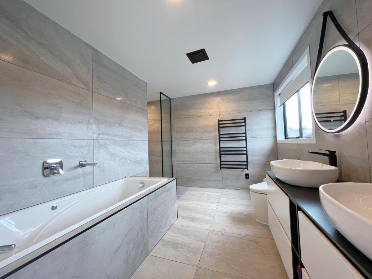 Elegant Beach House In Long Bay Villa Auckland