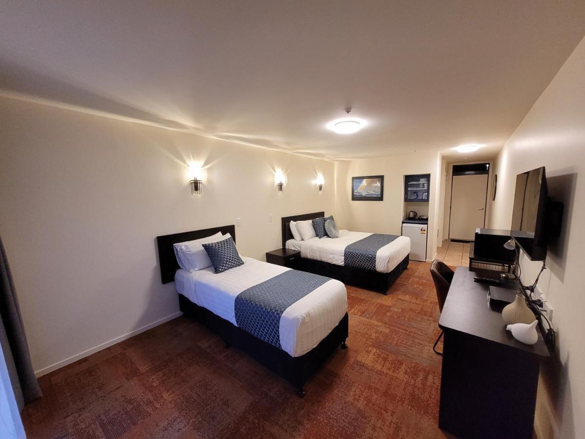 Of Sails Motel