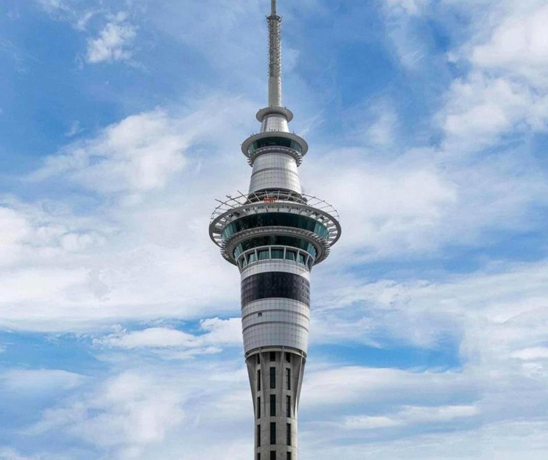 Magnificent Skytower, Sea, Habour View In Cbd Apartment