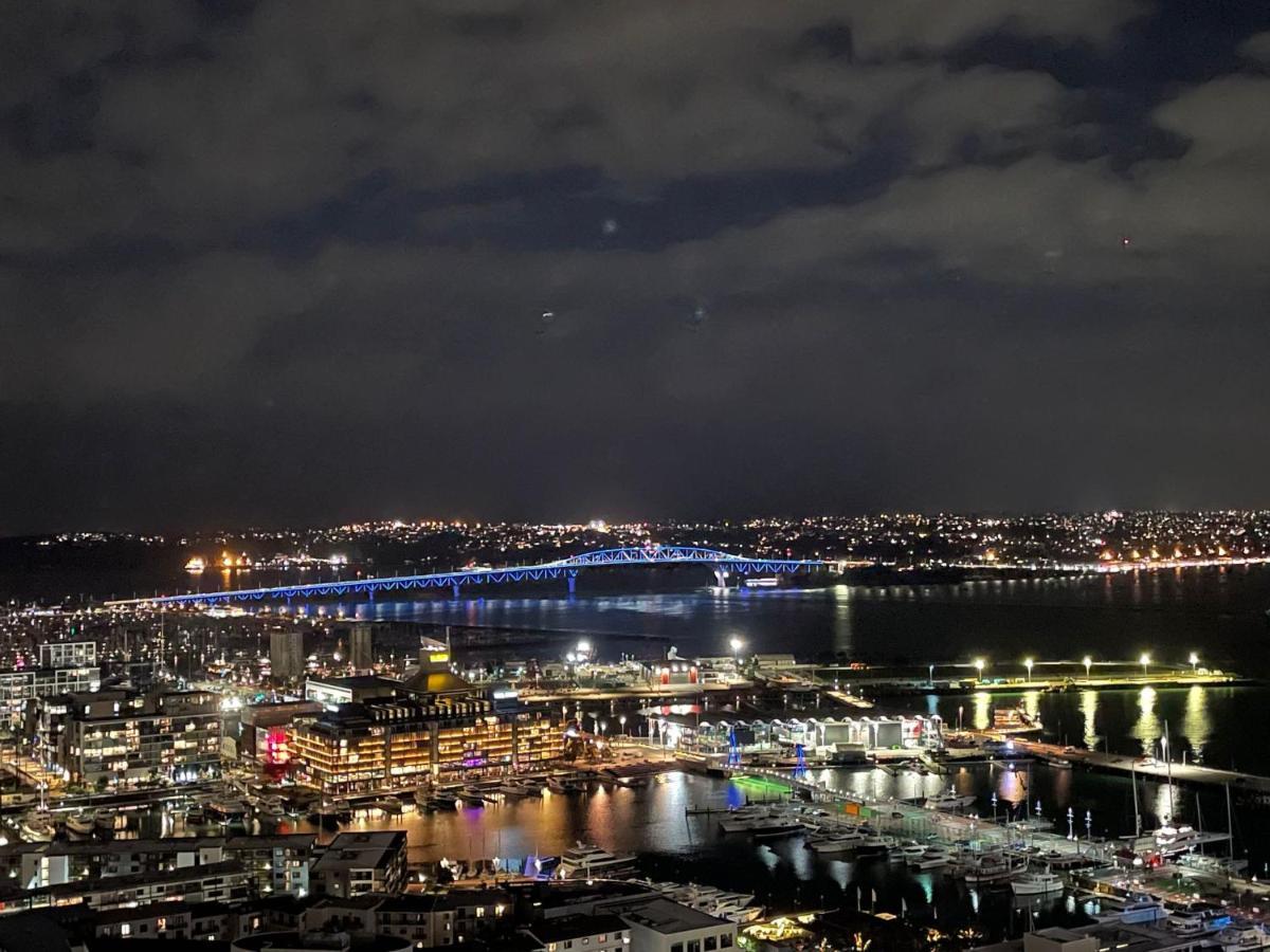 Magnificent Skytower, Sea, Habour View In Cbd Apartment