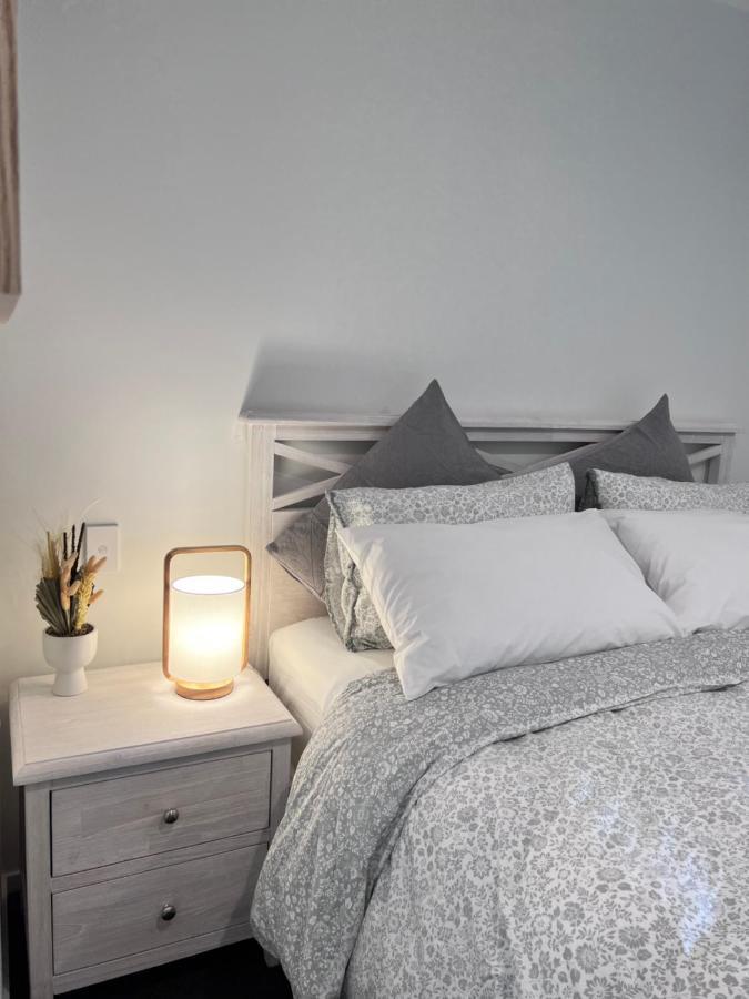 3 Bedroom In Newmarket Apartment *