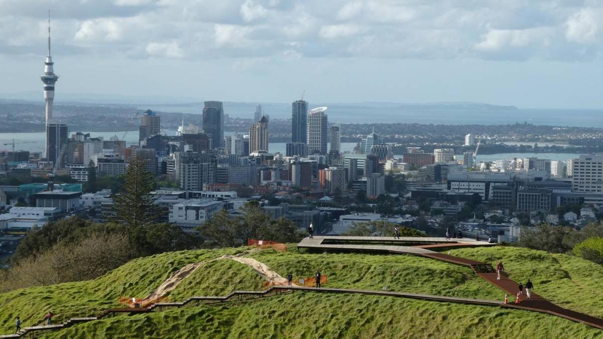 On The Grange In Mt Eden Apartment