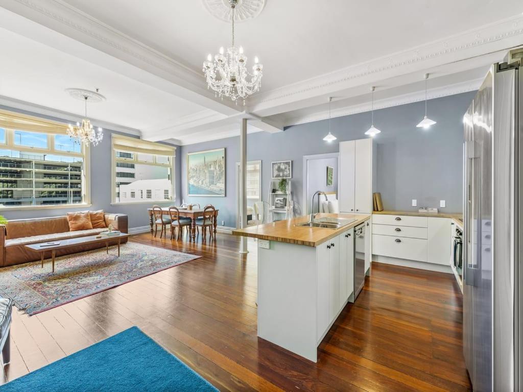 Fabulous Style On Queen Street Holiday home Auckland